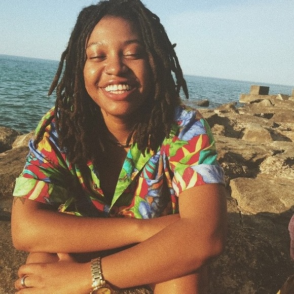 Meet your Posher, Briana - Picture 1 of 1